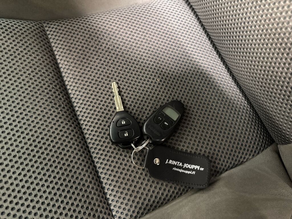 Toyota Hilux 2011 Valkoinen