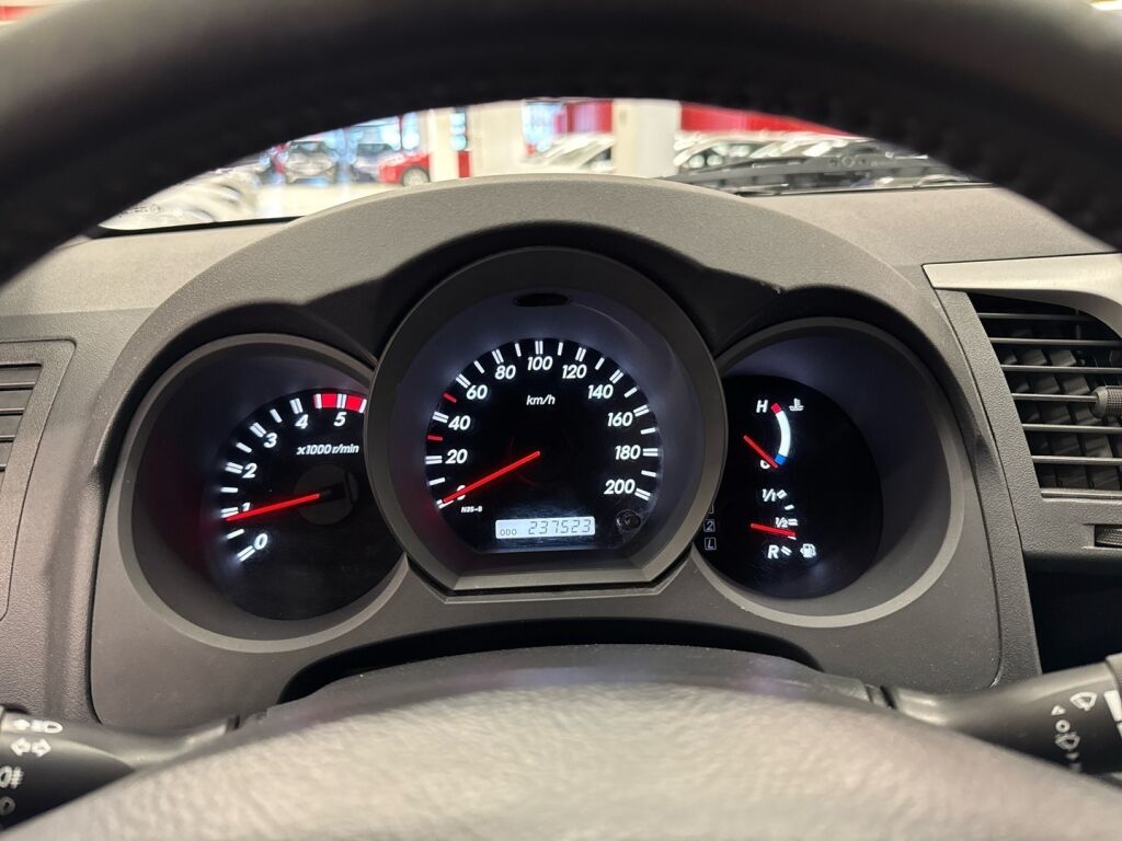 Toyota Hilux 2011 Valkoinen