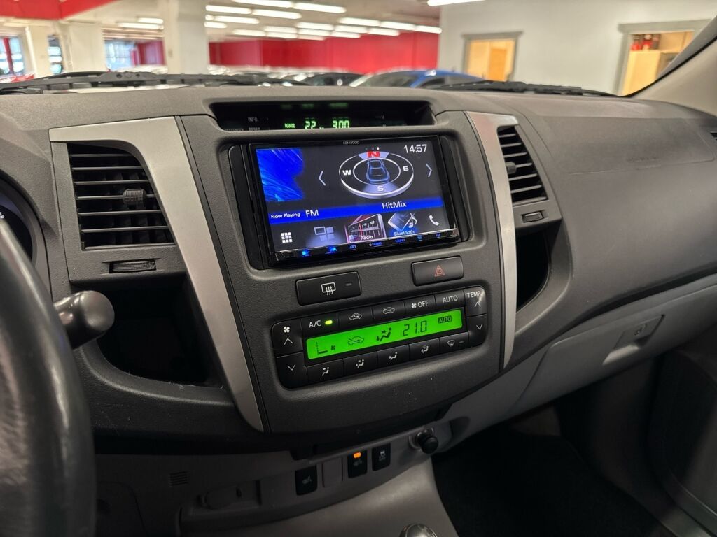 Toyota Hilux 2011 Valkoinen