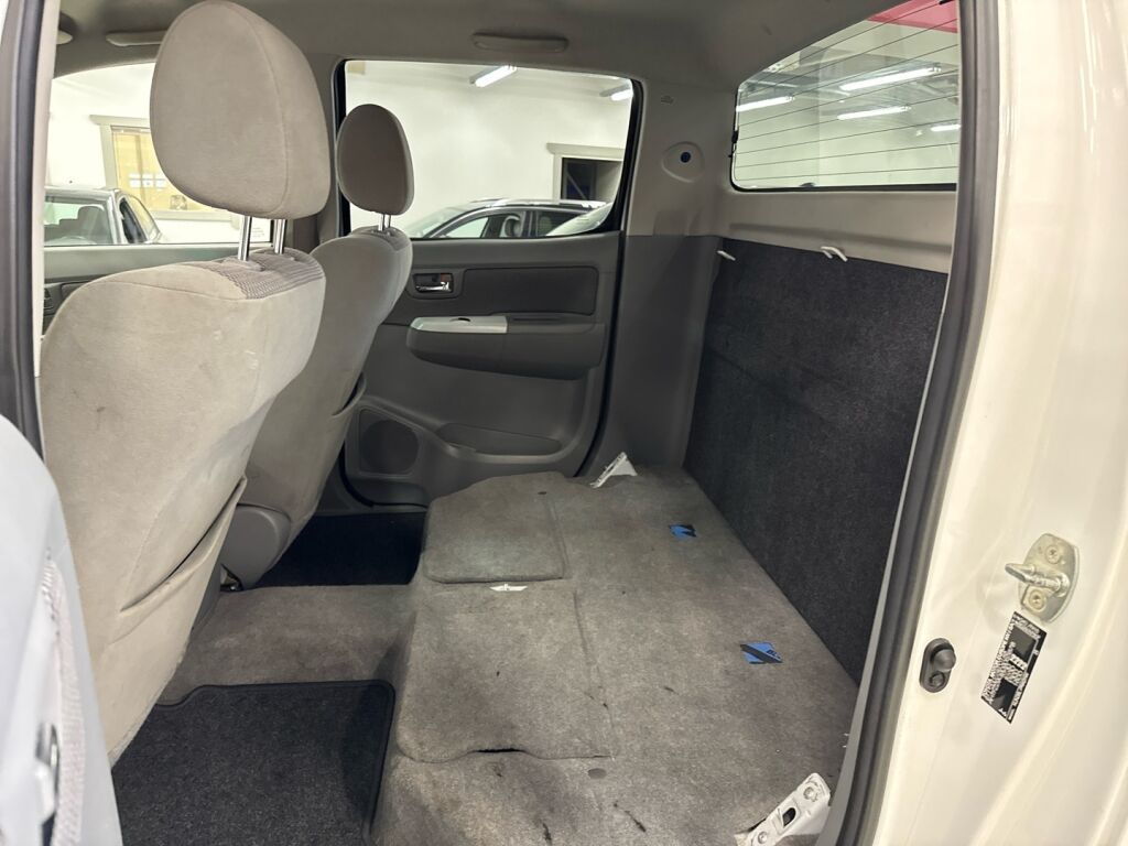 Toyota Hilux 2011 Valkoinen