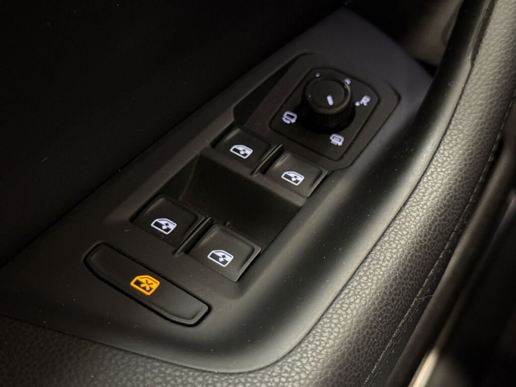 Volkswagen Passat 2017 Musta