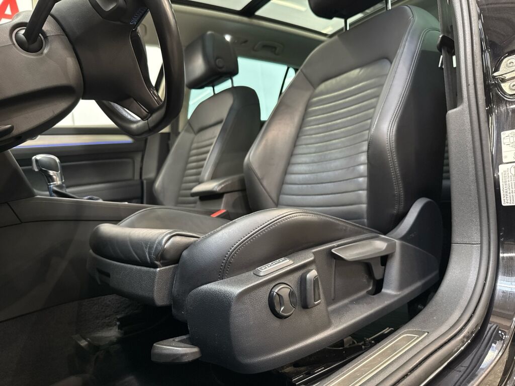 Volkswagen Passat 2017 Musta