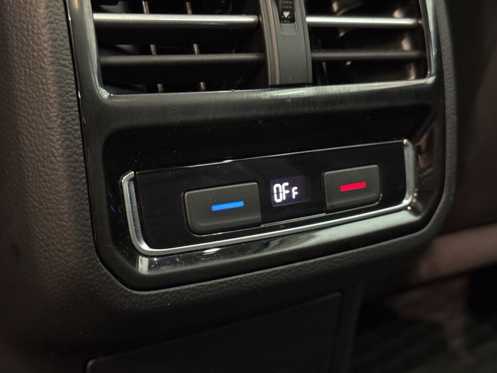 Volkswagen Passat 2017 Musta