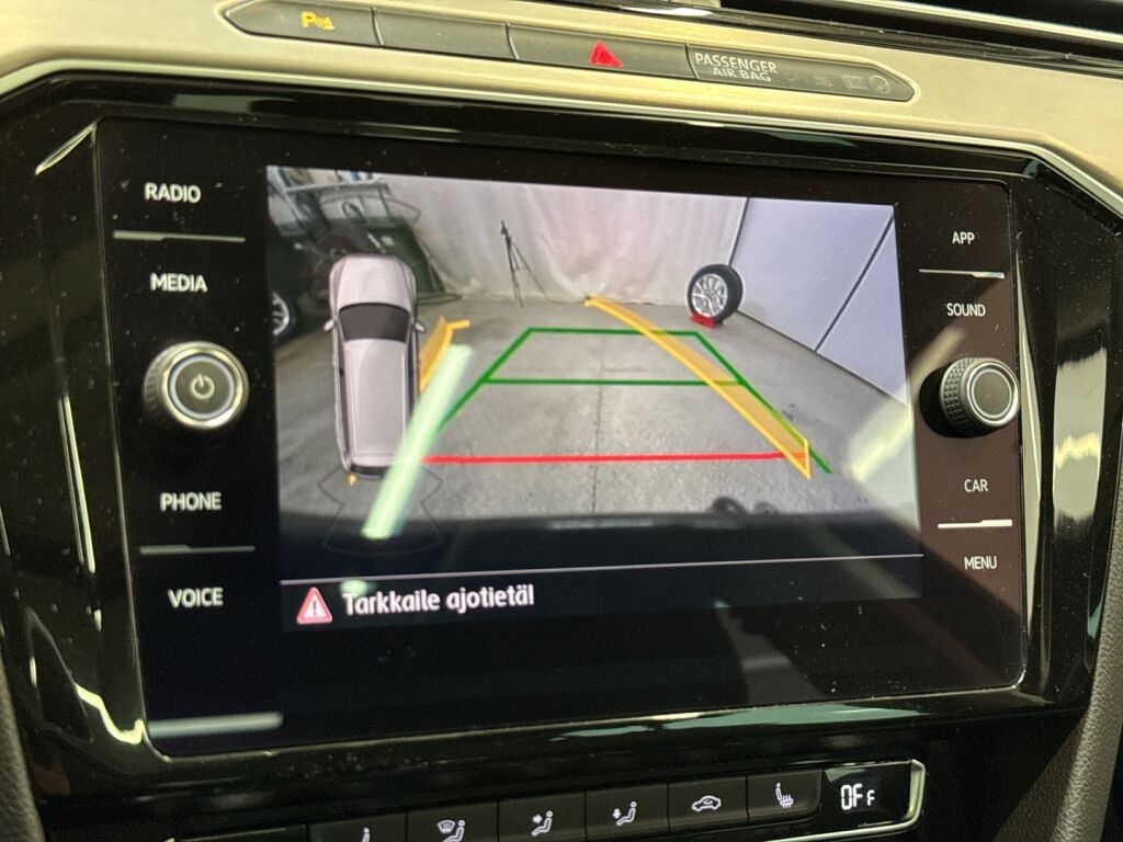 Volkswagen Passat 2017 Musta