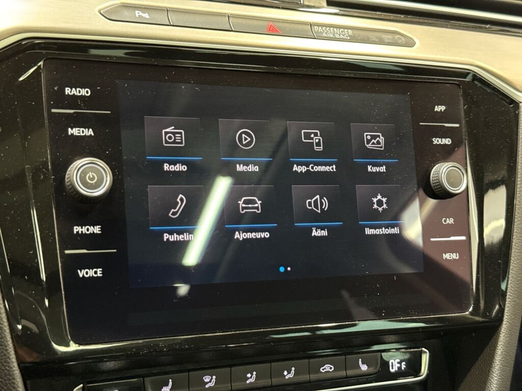 Volkswagen Passat 2017 Musta