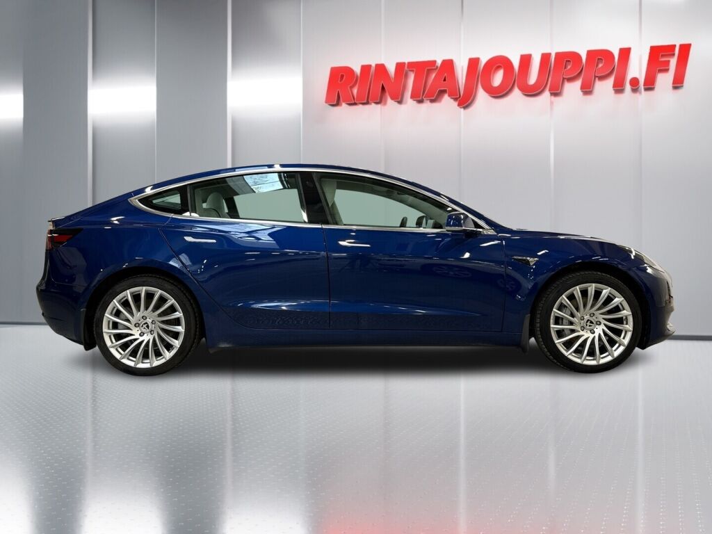 Tesla Model 3 2020 Sininen