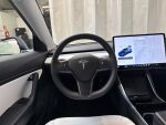 Tesla Model 3 2020 Sininen