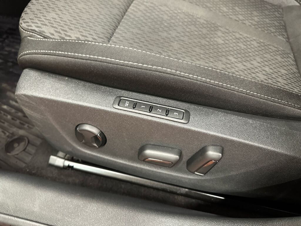 Skoda Octavia 2021 Sininen