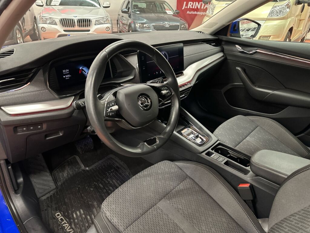Skoda Octavia 2021 Sininen
