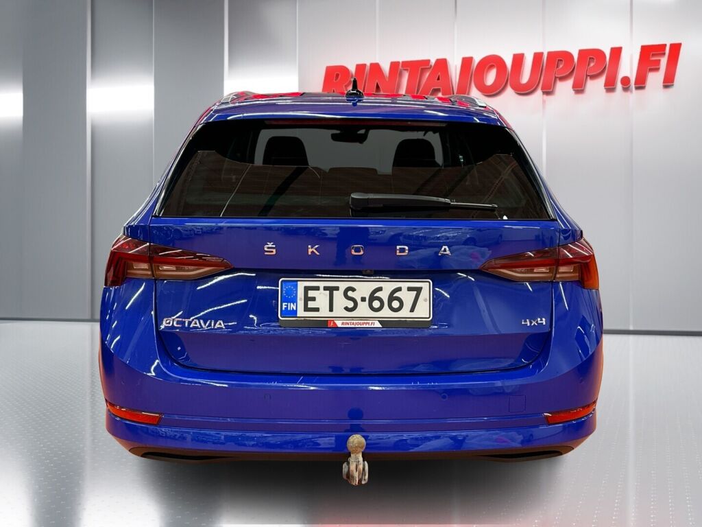 Skoda Octavia 2021 Sininen