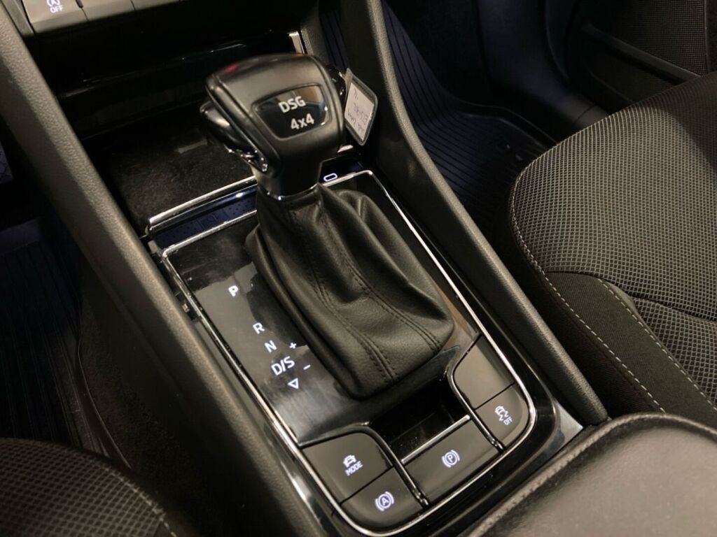 Skoda Kodiaq 2021 Musta