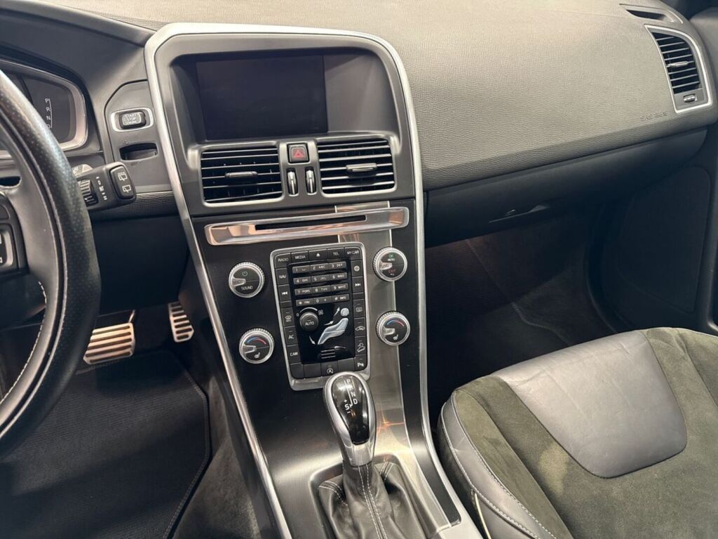Volvo XC60 2015 Sininen