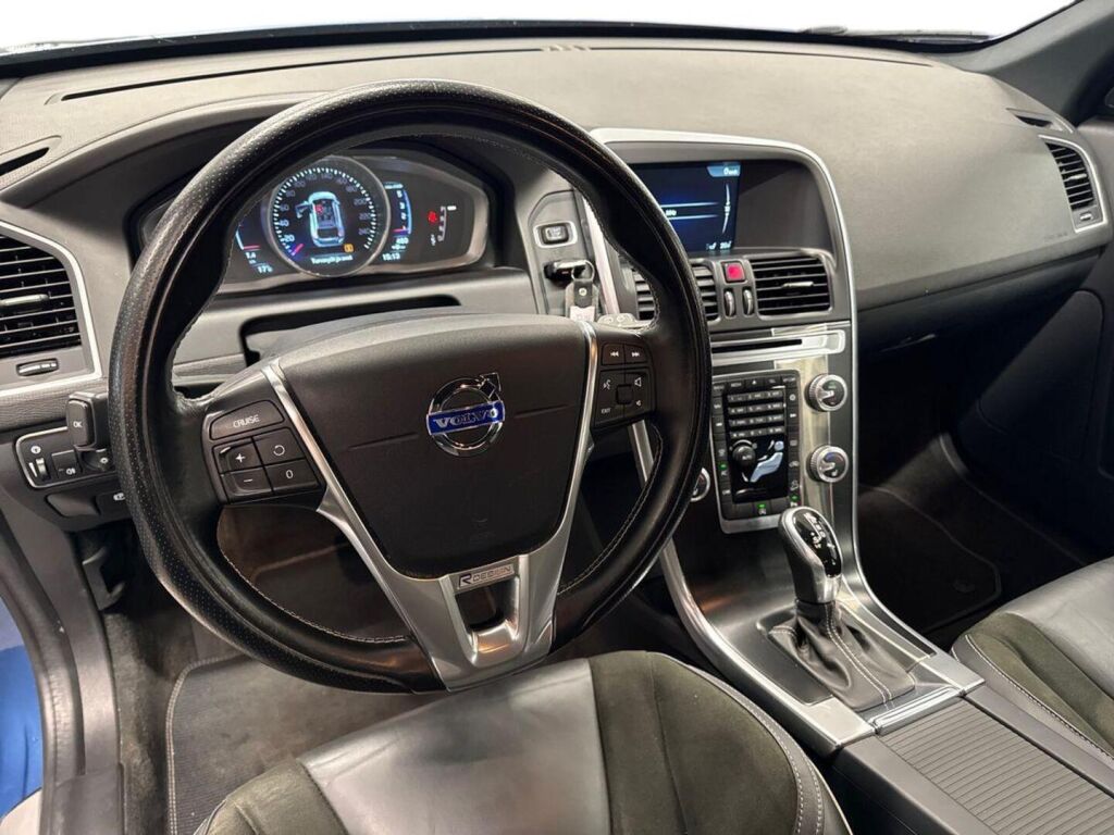 Volvo XC60 2016 Sininen
