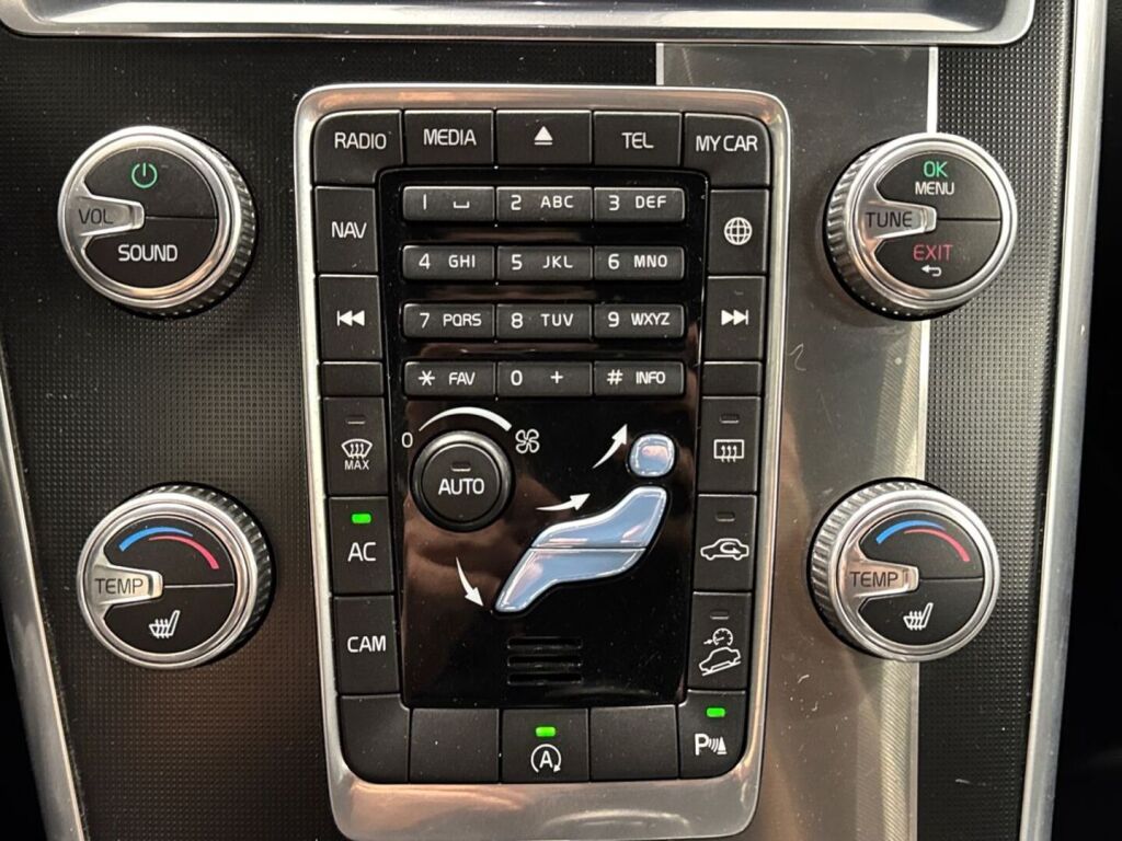 Volvo XC60 2016 Sininen