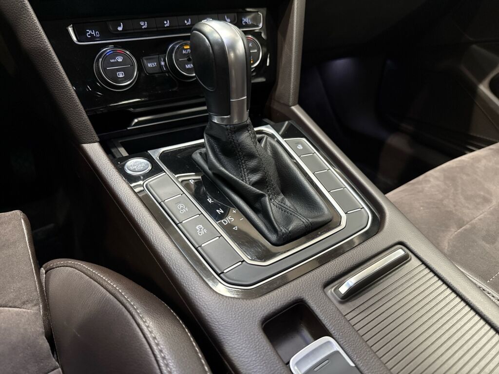 Volkswagen Passat 2016 Ruskea (beige)