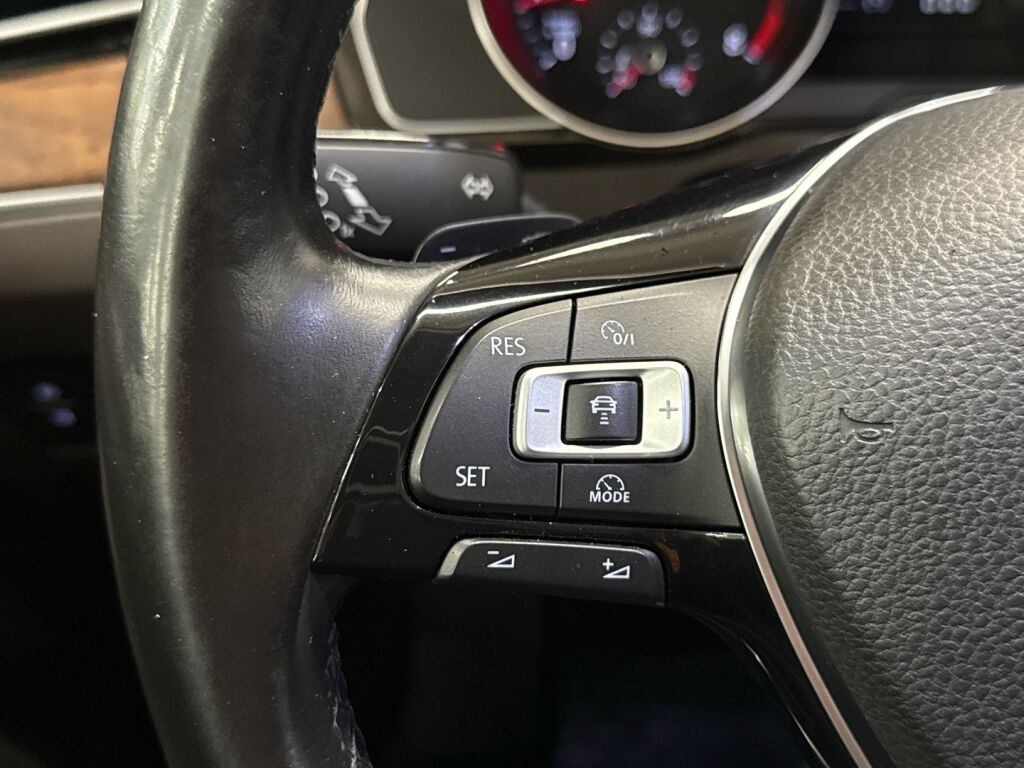 Volkswagen Passat 2016 Ruskea (beige)