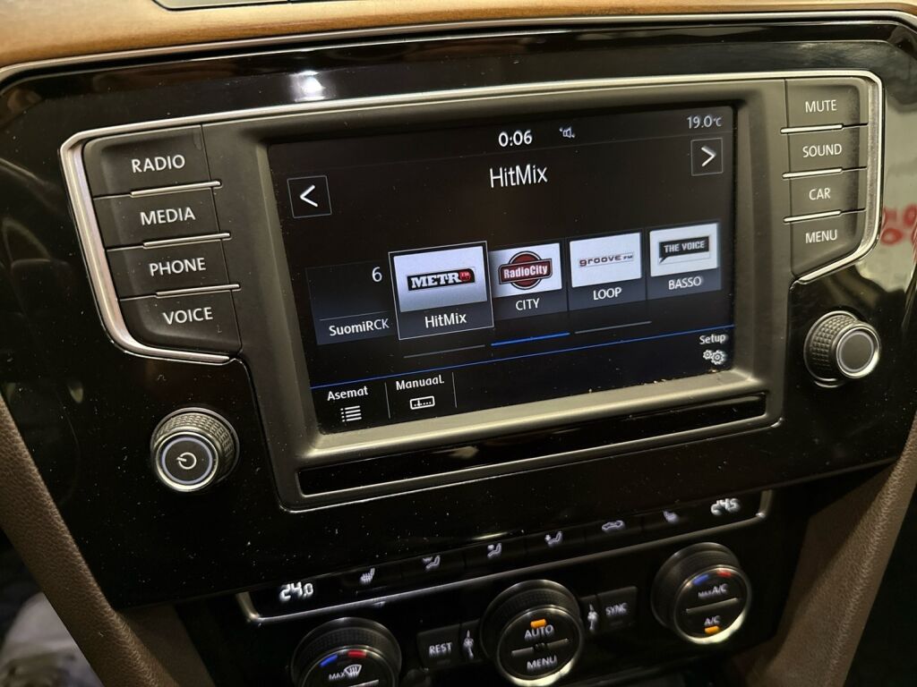 Volkswagen Passat 2016 Ruskea (beige)