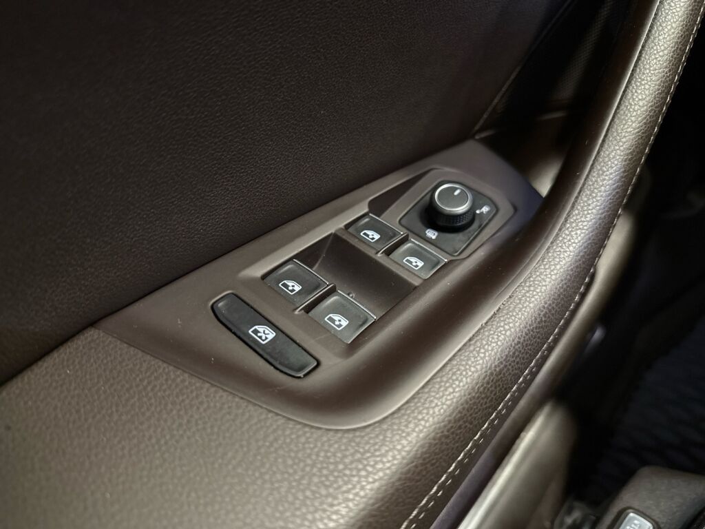 Volkswagen Passat 2016 Ruskea (beige)