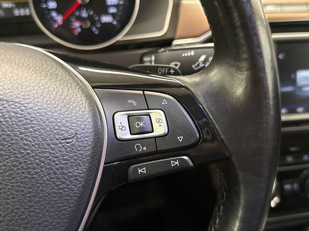 Volkswagen Passat 2016 Ruskea (beige)