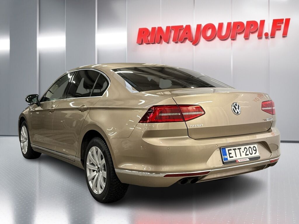Volkswagen Passat 2016 Ruskea (beige)