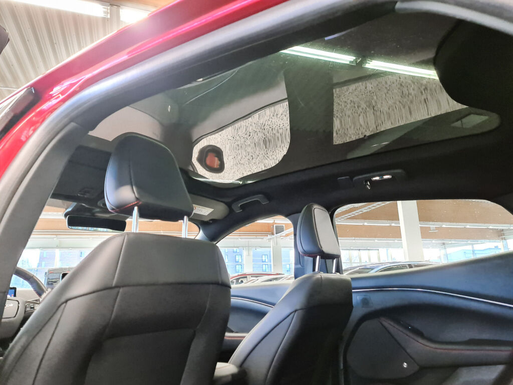 Ford Mustang Mach-E 2021 Punainen