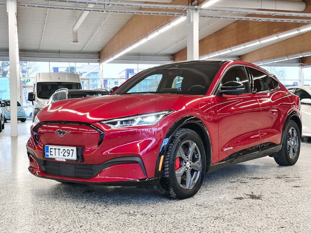 Ford Mustang Mach-E 2021 Punainen