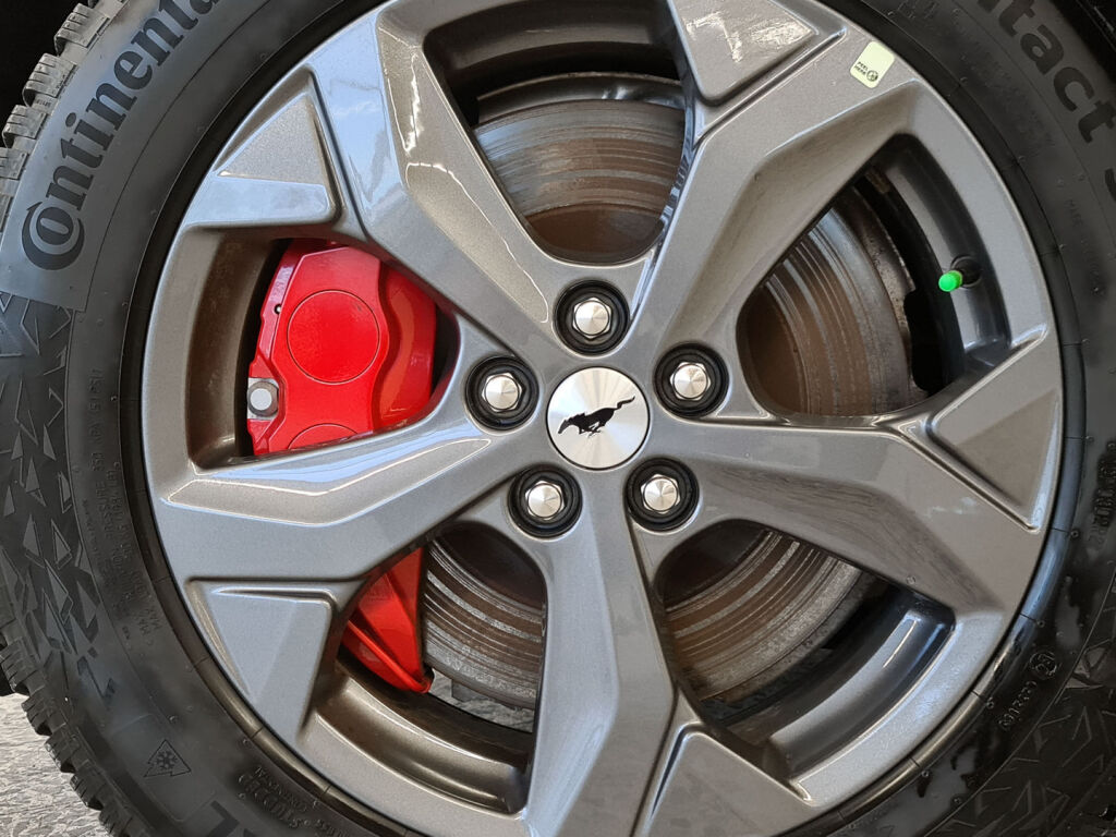 Ford Mustang Mach-E 2021 Punainen