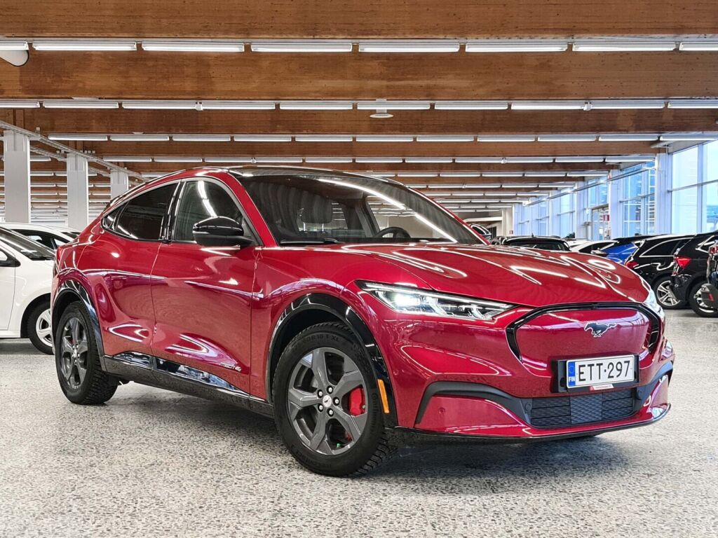 Ford Mustang Mach-E 2021 Punainen