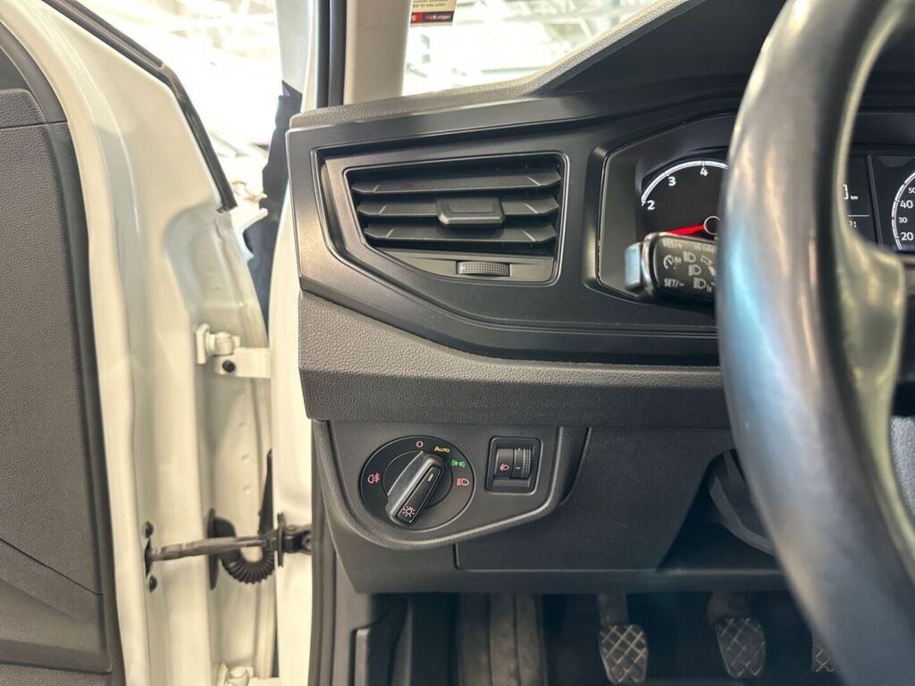 Volkswagen Polo 2021 Valkoinen