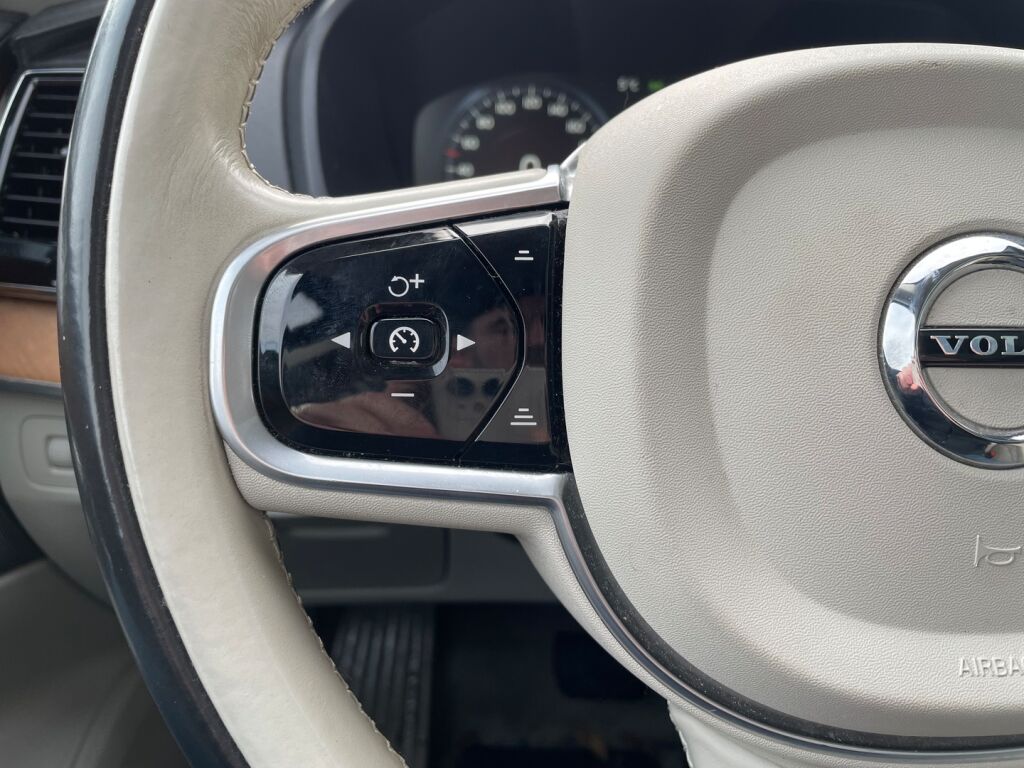 Volvo XC90 2016 Musta