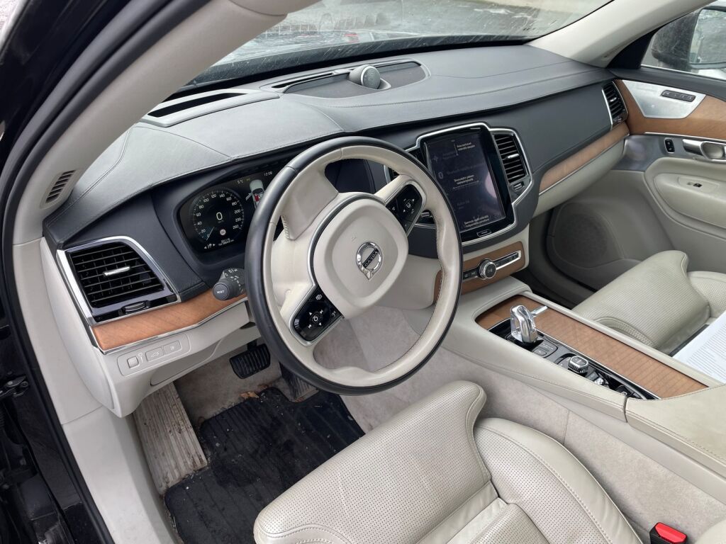 Volvo XC90 2016 Musta