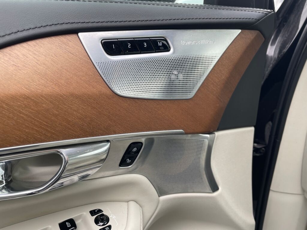 Volvo XC90 2016 Musta