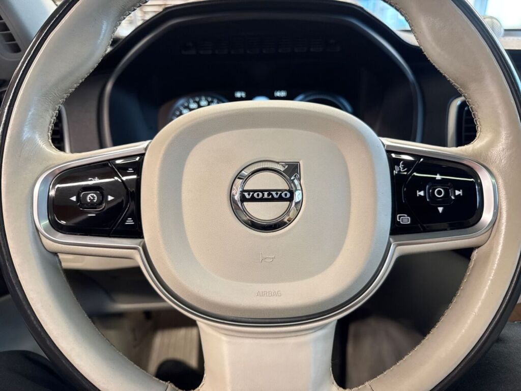 Volvo XC90 2016 Musta