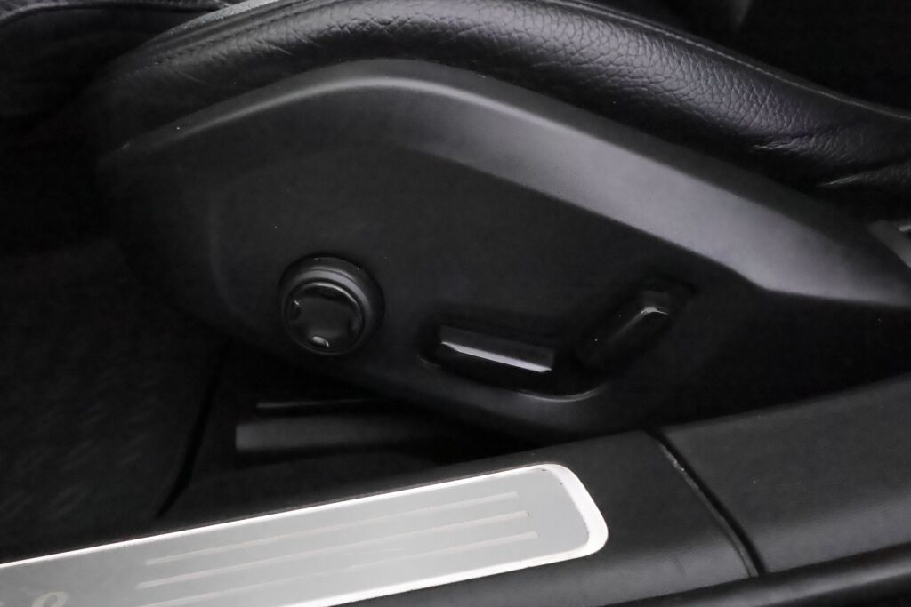 Volvo V90 2017 Musta