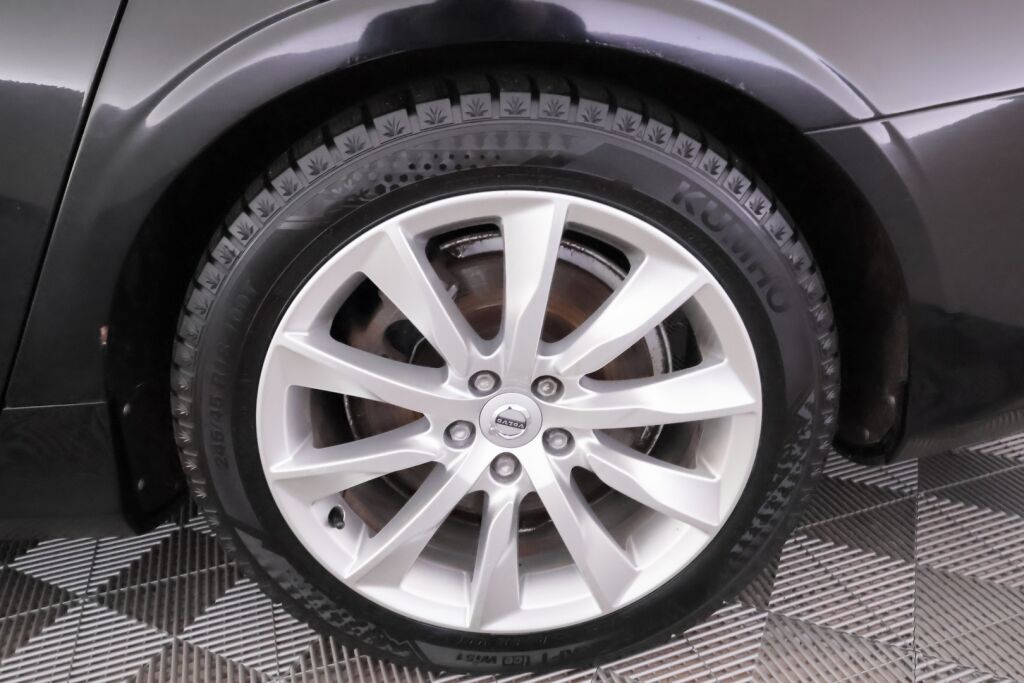 Volvo V90 2017 Musta