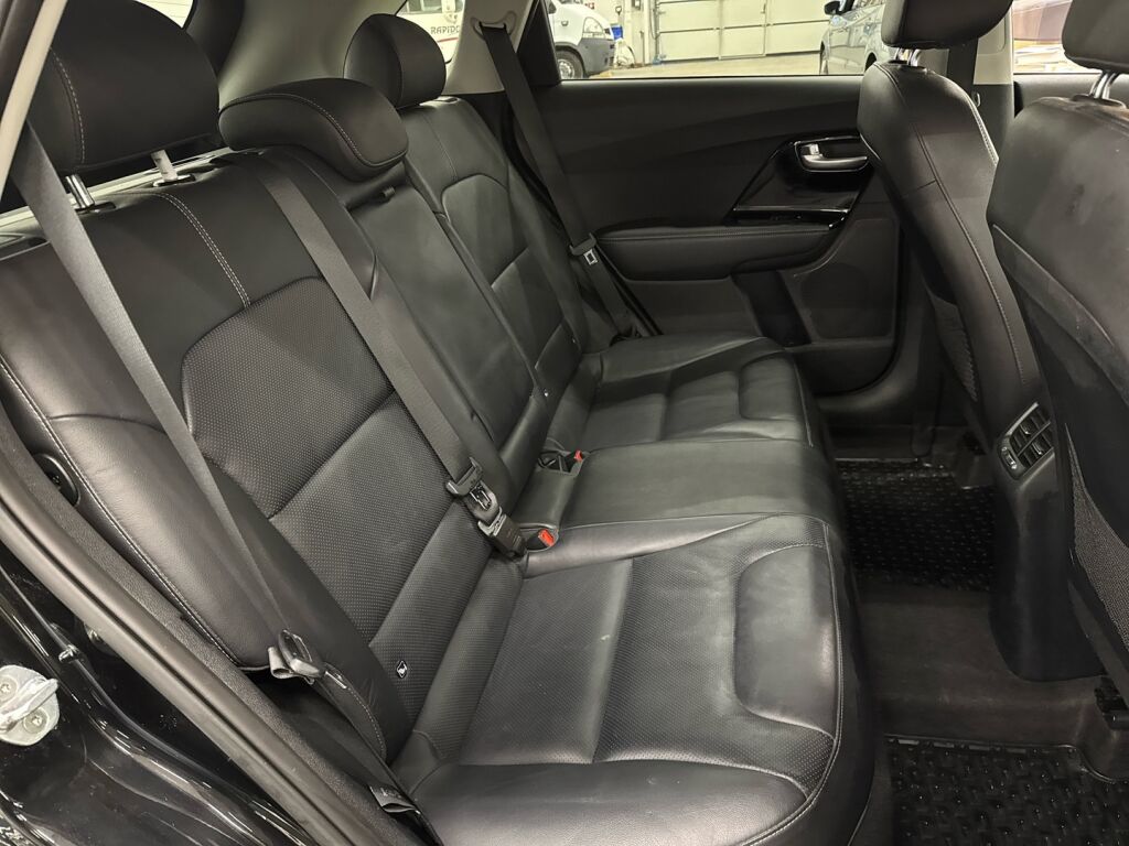 Kia Niro plug-in 2018 Musta