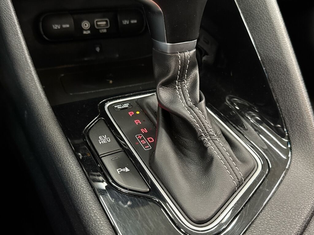 Kia Niro plug-in 2018 Musta