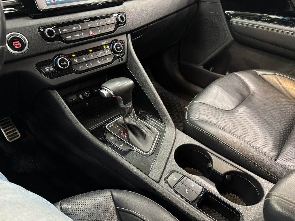 Kia Niro plug-in 2018 Musta