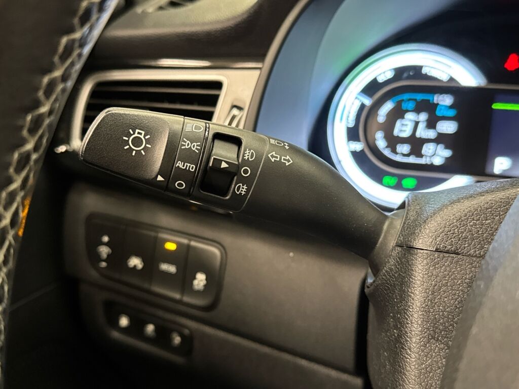 Kia Niro plug-in 2018 Musta