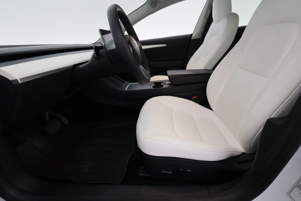 Tesla Model 3 2021 Valkoinen