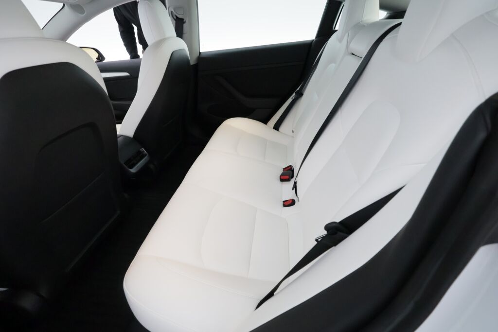 Tesla Model 3 2021 Valkoinen