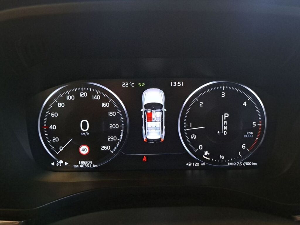 Volvo XC60 2018 Sininen