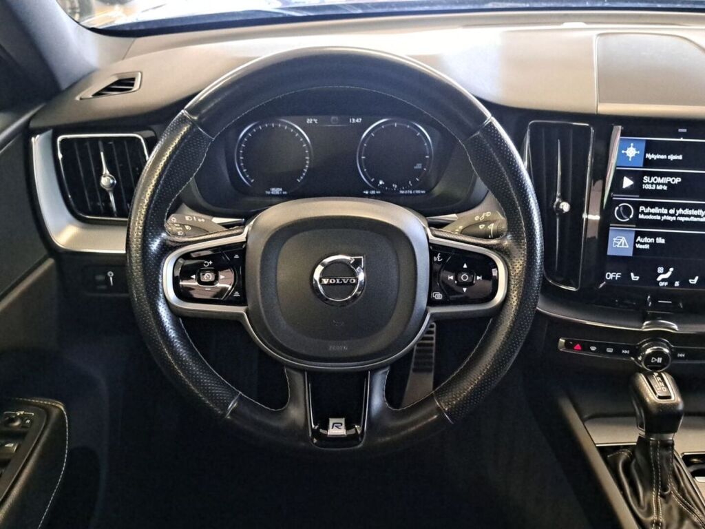 Volvo XC60 2018 Sininen