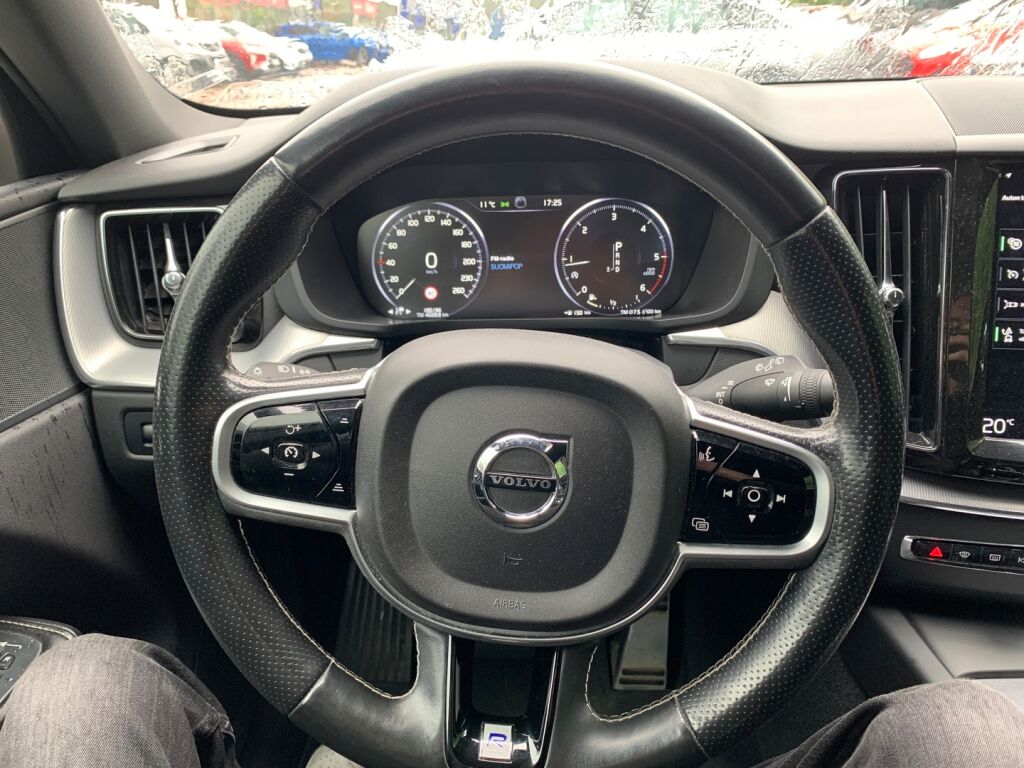 Volvo XC60 2018 Sininen