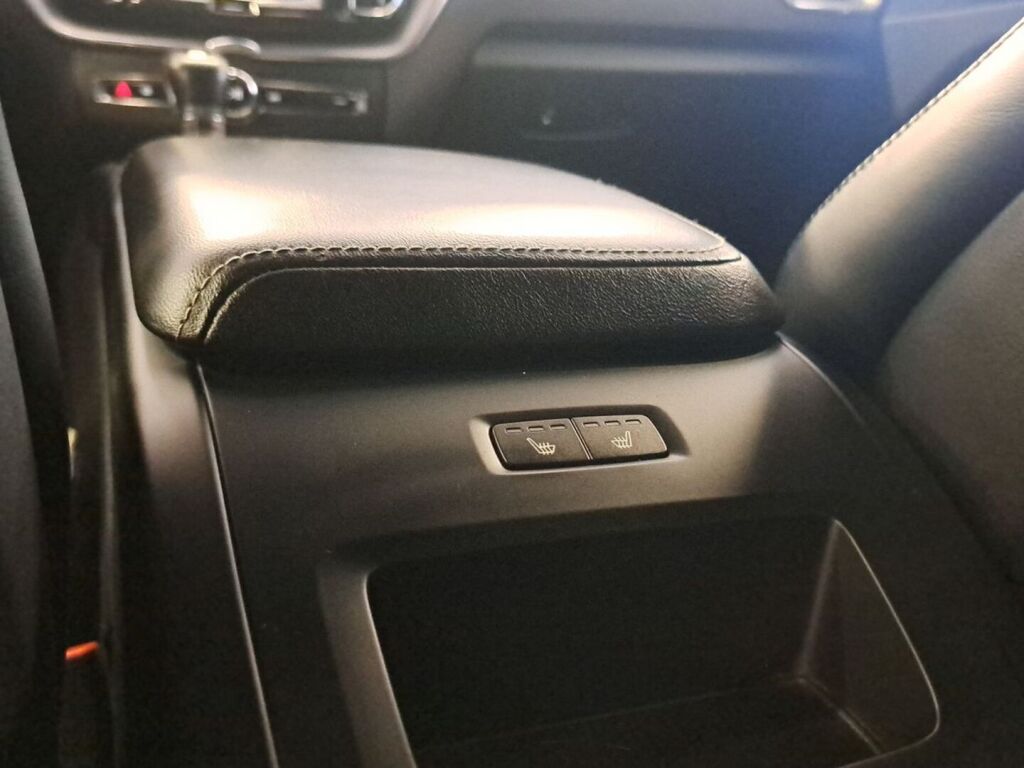 Volvo XC60 2018 Sininen