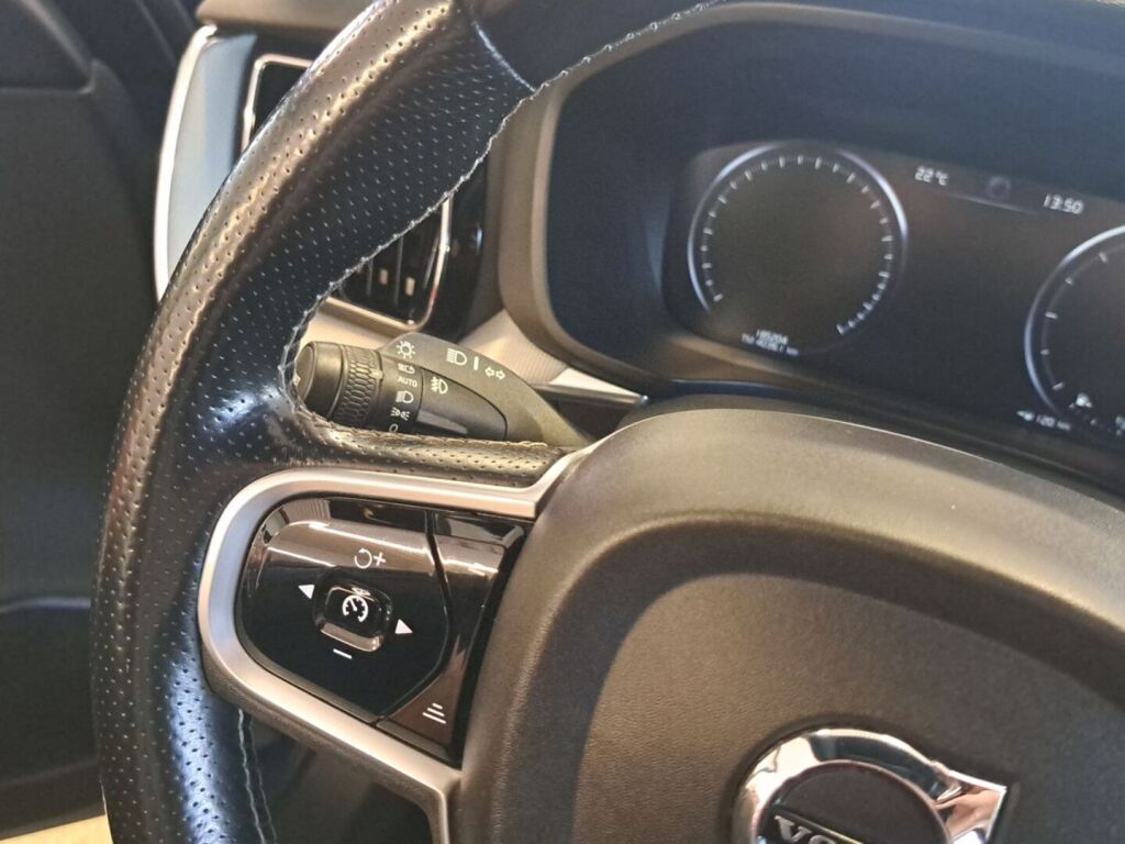 Volvo XC60 2018 Sininen