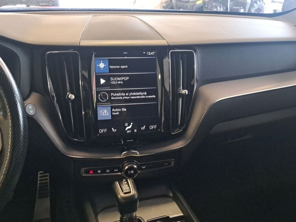 Volvo XC60 2018 Sininen