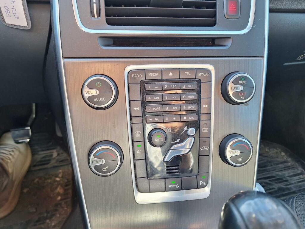 Volvo V60 2010 Musta