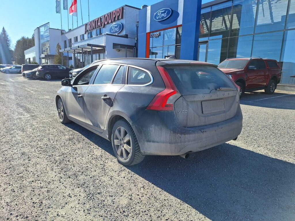 Volvo V60 2010 Musta