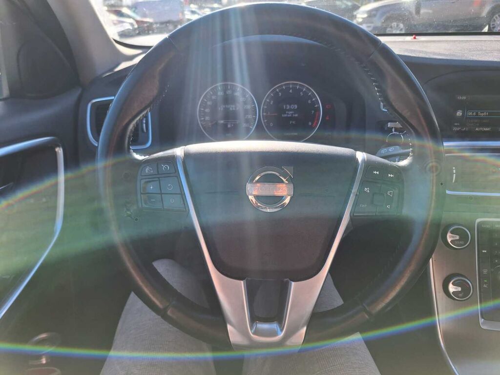 Volvo V60 2010 Musta